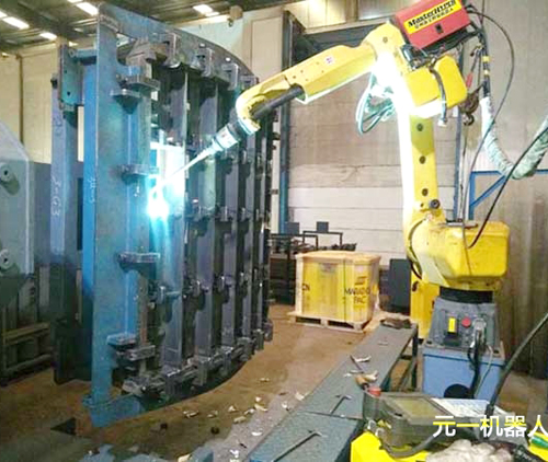 焊接機(jī)器人操作機(jī)由哪些部分組成？