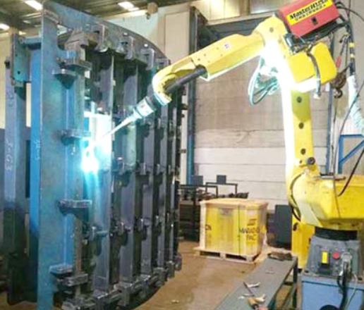 自動(dòng)焊接機(jī)器人貴嗎？和人工相比貴不貴？